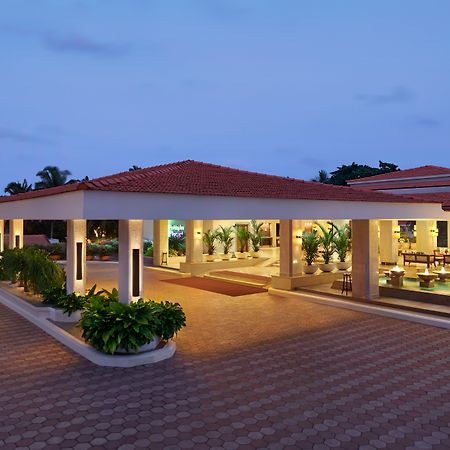 Holiday Inn Resort Goa By Ihg Кавелосим Екстериор снимка